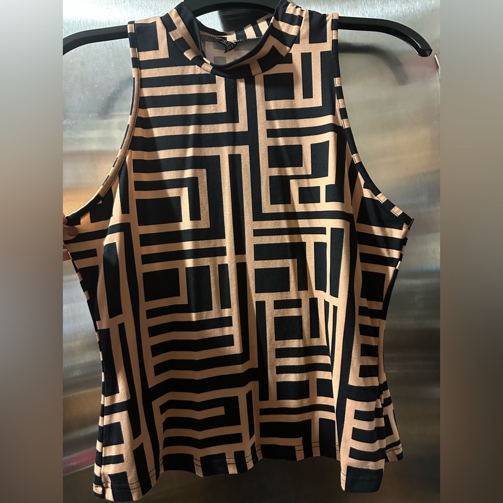 SHEIN Tan and Black Maze Print Muscle Tee